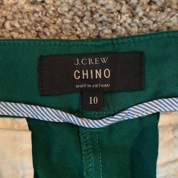 J Crew 4” stretch chino shorts - Picture 2 of 4